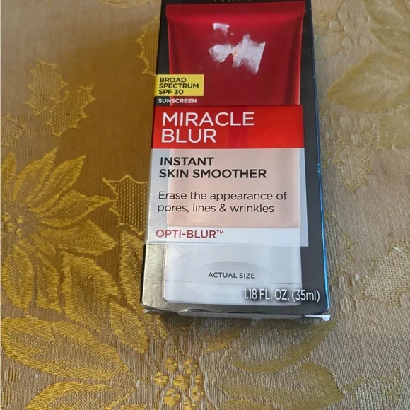 L'Oreal Miracle Blur Instant Skin Smoother with SPF 30 NEW - Picture 2 of 5